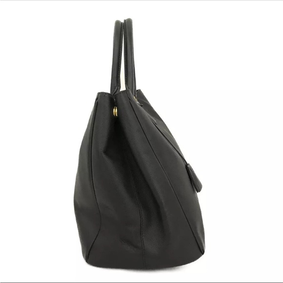 LAST CHANCE OFFER HAS BEEN MADE!!Prada Saffiano leather. Near mint condition!! I - Picture 11 of 14